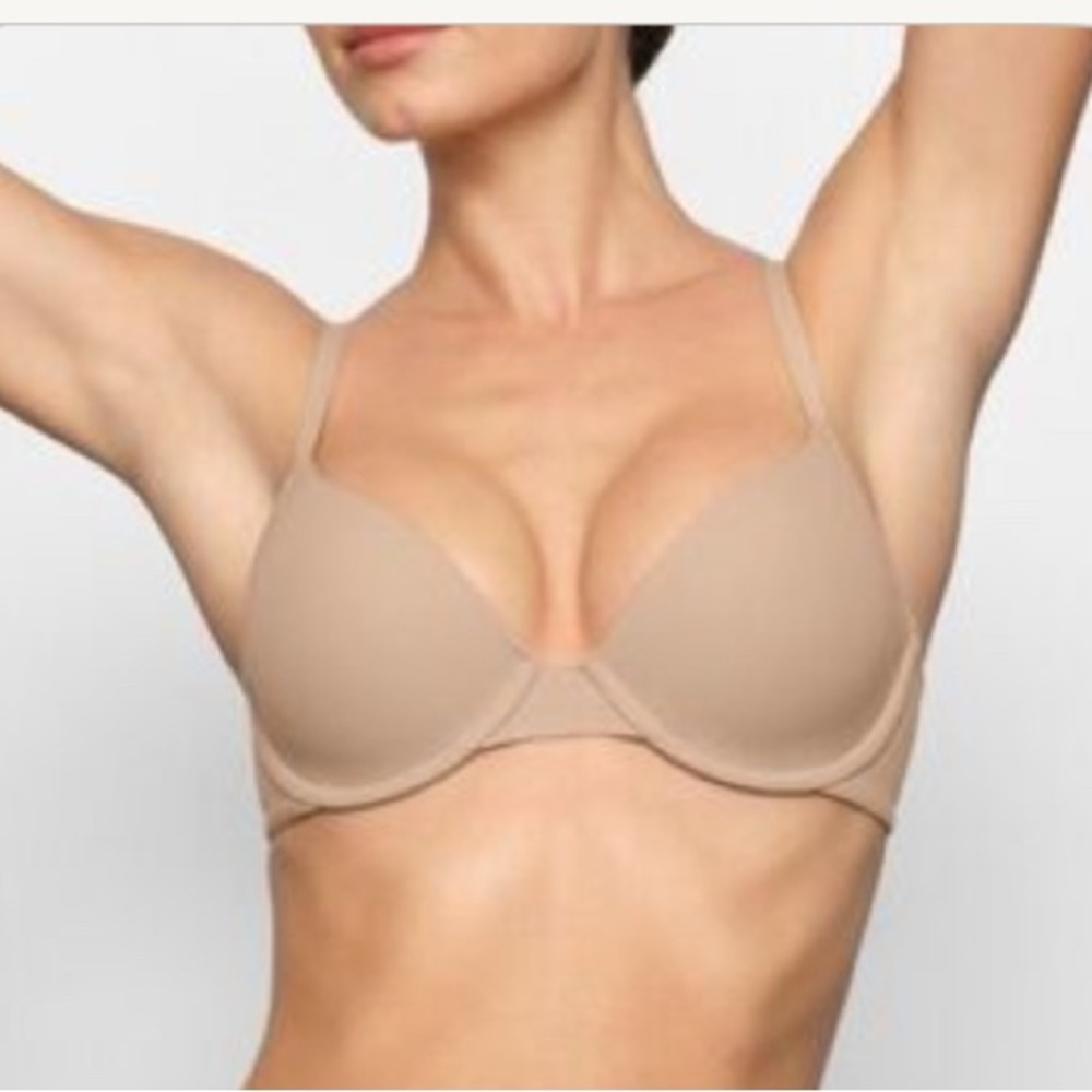 SKIMS Nude Seamless Bra